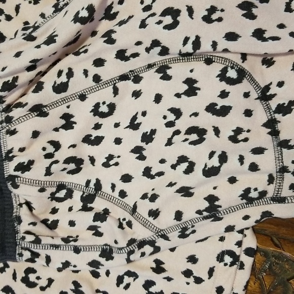 LIVE LOVE LOUNGE by Karen Neuburger Chetah Jammie Set Pink Medium - Picture 3 of 4